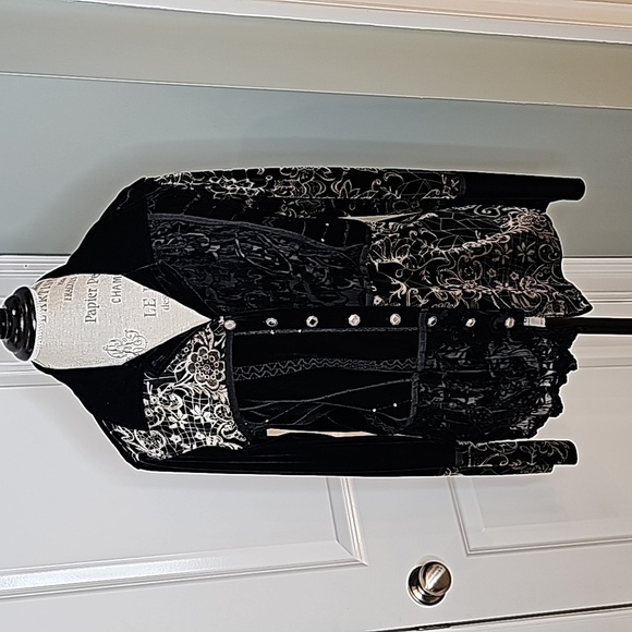 Harve Benard Black & Gold Velvet Sequince Embroidered Top - Size Large - Picture 3 of 13